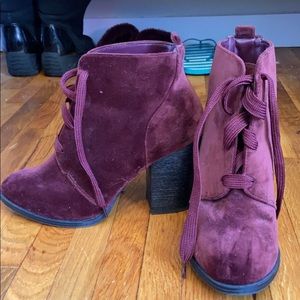 ✨ 2/$35 Women’s shoes size 8